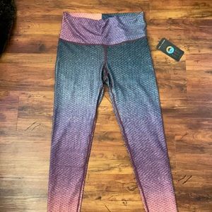 Sol & Mane Cora Fade Legging, L, NWT